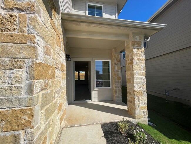156 Alamo Vine Ct in Kyle, TX - Foto de edificio - Building Photo
