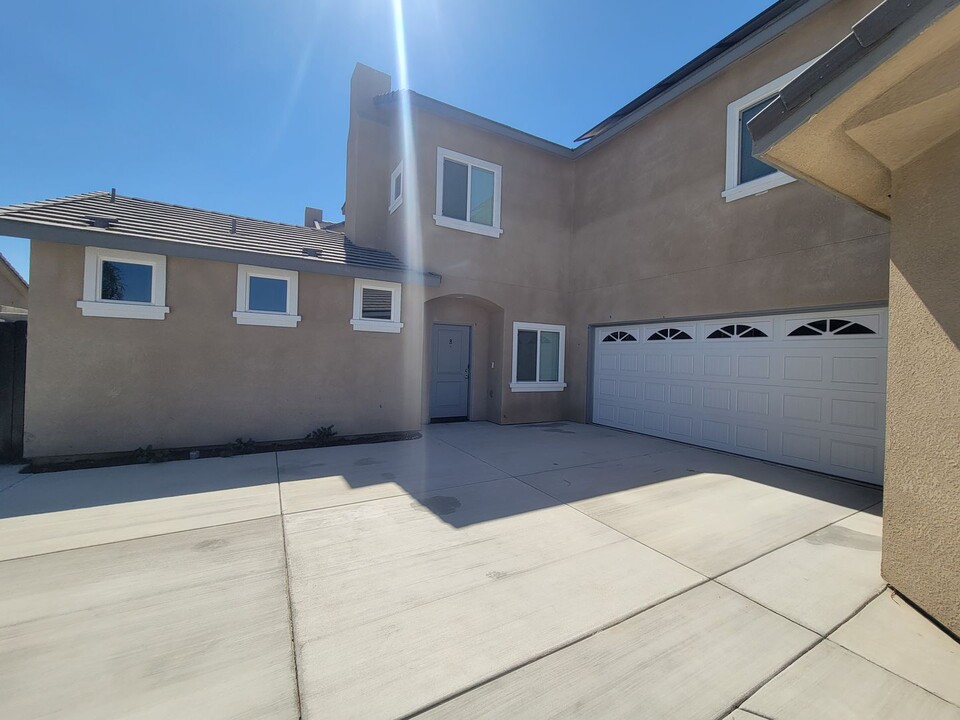 8623 Grandy St in Bakersfield, CA - Building Photo