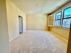 2903 W Edinger Ave in Santa Ana, CA - Building Photo - Building Photo