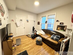 733 Parker St, Unit 2 in Boston, MA - Building Photo - Building Photo