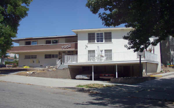 7002 Ramsgate in Los Angeles, CA - Building Photo