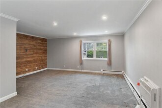 36 Lincoln Ave, Unit 2 in Eastchester, NY - Building Photo - Building Photo