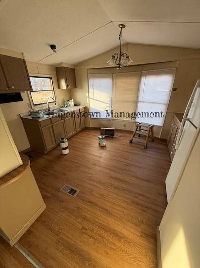 12021 Big Pool Rd in Clear Spring, MD - Building Photo - Building Photo