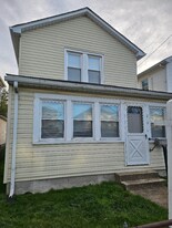 210 Center St in Dundalk, MD - Building Photo