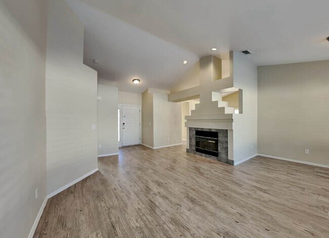 property at 2430 W Jessica Ln