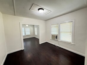 17119 TX-35 in Pearland, TX - Building Photo - Building Photo