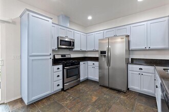 668 Kaitlin Ln in Medford, OR - Building Photo - Building Photo