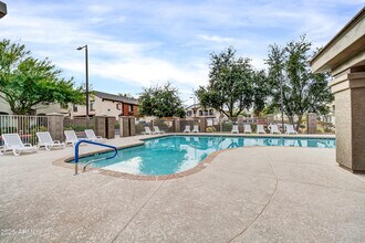 2727 N Price Rd in Chandler, AZ - Building Photo - Building Photo