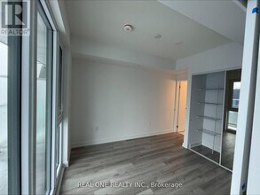 230 Simcoe St in Toronto, ON - Building Photo - Building Photo