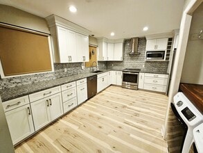 65 Steele Cir in Niagara Falls, NY - Building Photo - Building Photo