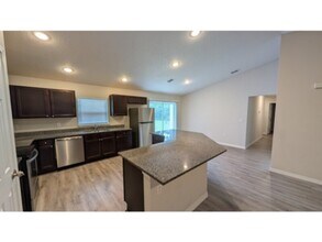 38 Primrose Ln in Palm Coast, FL - Building Photo - Building Photo
