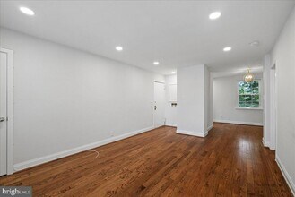 4416 34th St S in Arlington, VA - Foto de edificio - Building Photo