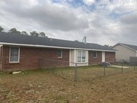 5021 Paulsun Dr in Fayetteville, NC - Building Photo - Building Photo