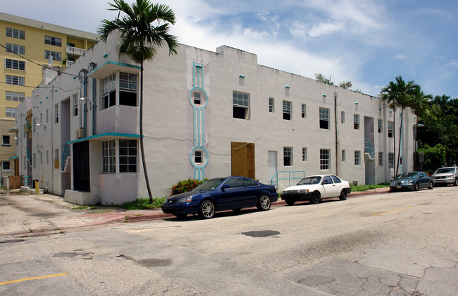 1000-1008 Meridian Ave in Miami Beach, FL - Foto de edificio - Building Photo