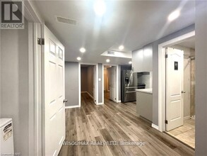 7729 Hackberry Trl in Niagara Falls, ON - Building Photo - Building Photo