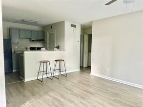 126 Granville Ct in Atlanta, GA - Building Photo - Building Photo