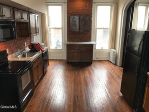 821 23rd St in Watervliet, NY - Building Photo - Building Photo