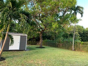 1545 NE 138th St-Unit -1 in North Miami, FL - Building Photo - Building Photo