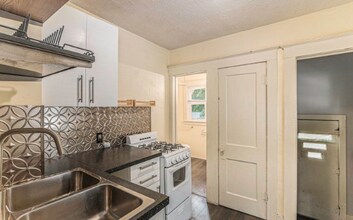 122 Mifflin Ave in Lansing, MI - Building Photo - Building Photo
