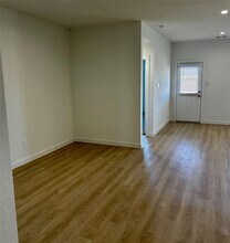 1319 Mystic Island Way in Iowa Colony, TX - Building Photo - Building Photo