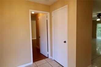 10322 Manila Bay Dr in Orlando, FL - Building Photo - Building Photo