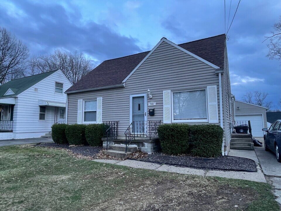788 E Archwood Ave in Akron, OH - Building Photo