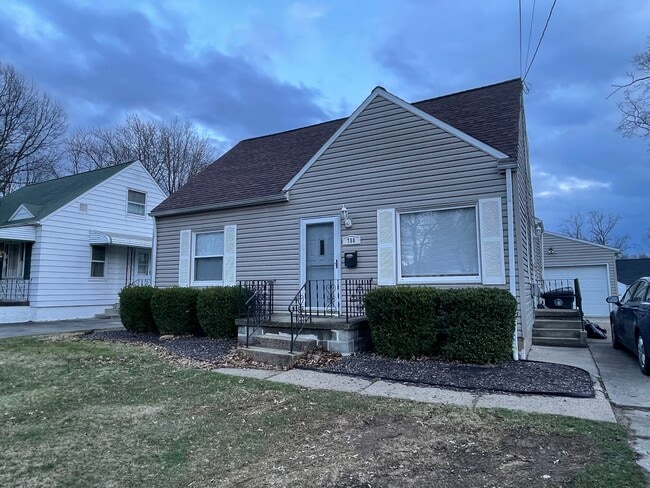 property at 788 E Archwood Ave