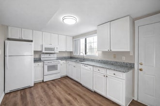 Donovan Townhomes in South Lyon, MI - Foto de edificio - Building Photo