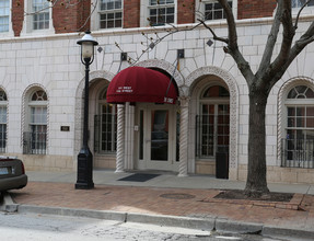 The Chimes in Kansas City, MO - Building Photo - Building Photo