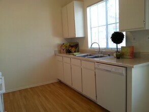 7386 Saddle Rd, Unit A in Rancho Cucamonga, CA - Building Photo - Building Photo