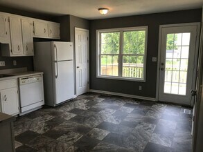 3233 S Senseney Cir in Clarksville, TN - Building Photo - Building Photo
