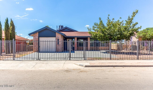 14217 Thayer Pease Ave in Horizon City, TX - Building Photo - Building Photo