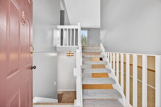 5289 Frisco Dr in Hilliard, OH - Building Photo - Building Photo