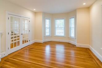 49 Saunders St in Boston, MA - Building Photo - Building Photo