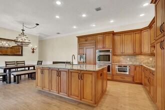 2931 Twin Oaks Way in Wellington, FL - Building Photo - Building Photo