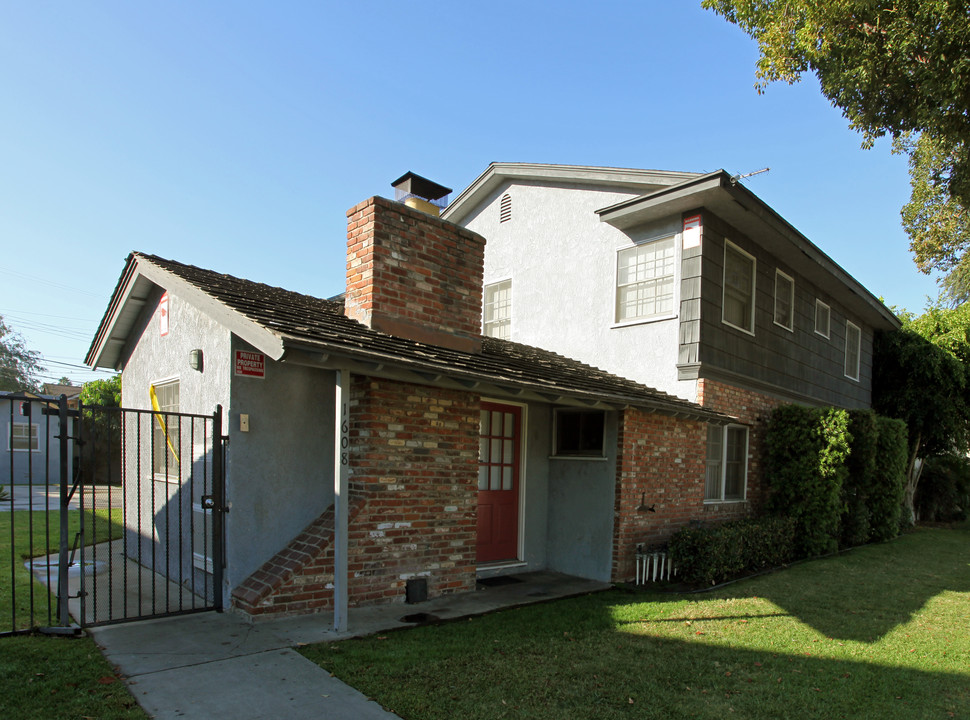 Juno Avenue Apartments in Anaheim, CA - Building Photo