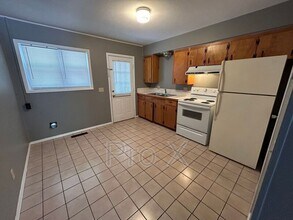 8827 Country Club Dr in Rogers, AR - Building Photo - Building Photo