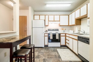 Highland View Apartments in Lincoln, NE - Building Photo