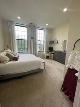 72 Ashland St, Unit 305 in Malden, MA - Building Photo - Building Photo