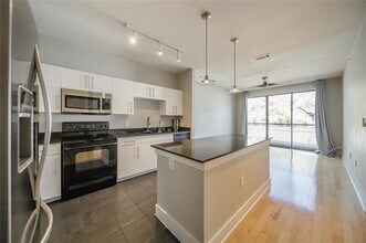 4414 Cedar Springs Rd in Dallas, TX - Building Photo - Building Photo