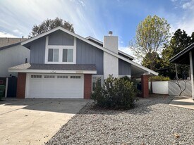 12111 Wagner St in Culver City, CA - Building Photo