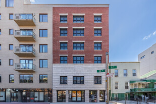 30-67 31st St in Astoria, NY - Building Photo