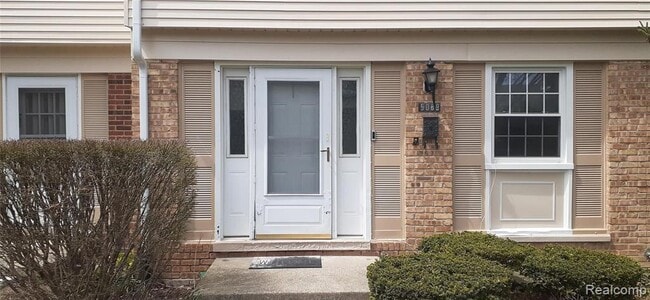 property at 5089 Buckingham Pl Dr