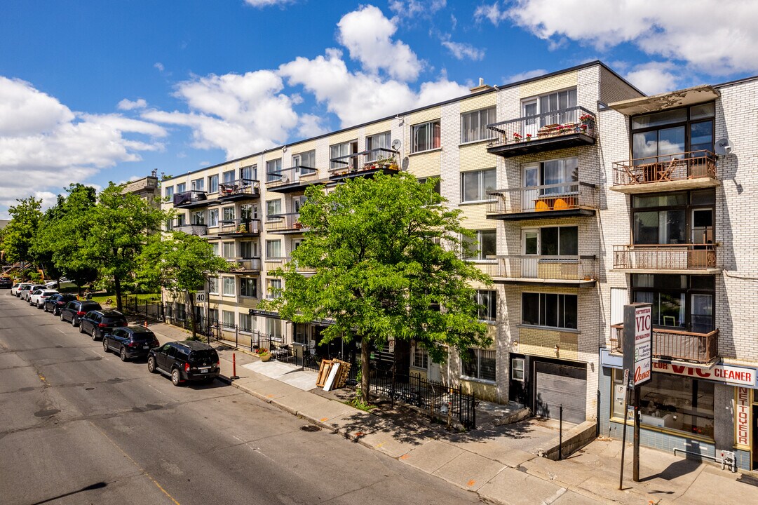 4055 Décarie in Montréal, QC - Building Photo