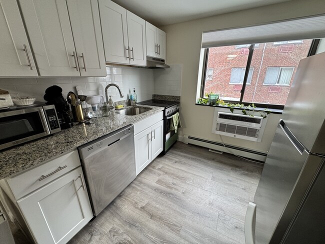 16 Chester St, Unit 2