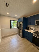 10601 NW 14th St, Unit 201 in Plantation, FL - Foto de edificio - Building Photo