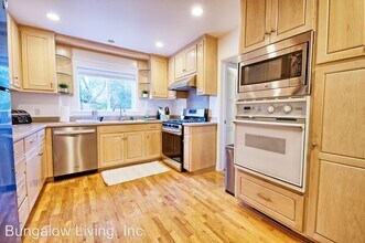 450 W Charleston Rd in Palo Alto, CA - Building Photo - Building Photo