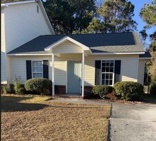 2037 Brandymill Ln in Jacksonville, NC - Building Photo