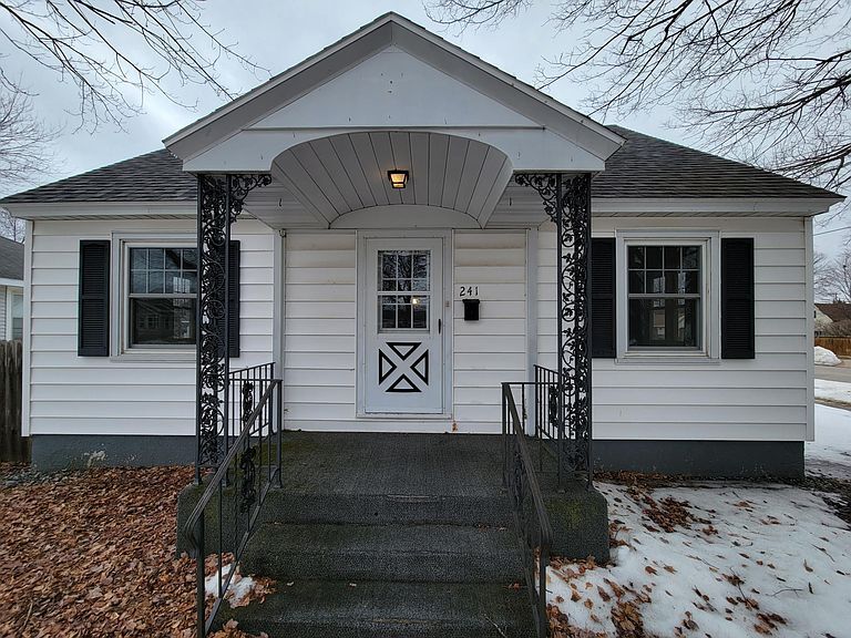 241 14th St N in Wisconsin Rapids, WI - Building Photo