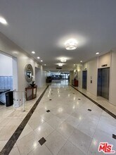 600 W 9th St in Los Angeles, CA - Building Photo - Building Photo